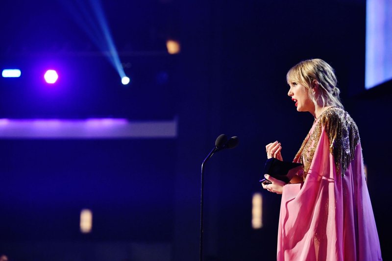 Taylor Swift at 2019 American Music Awards — photo 721