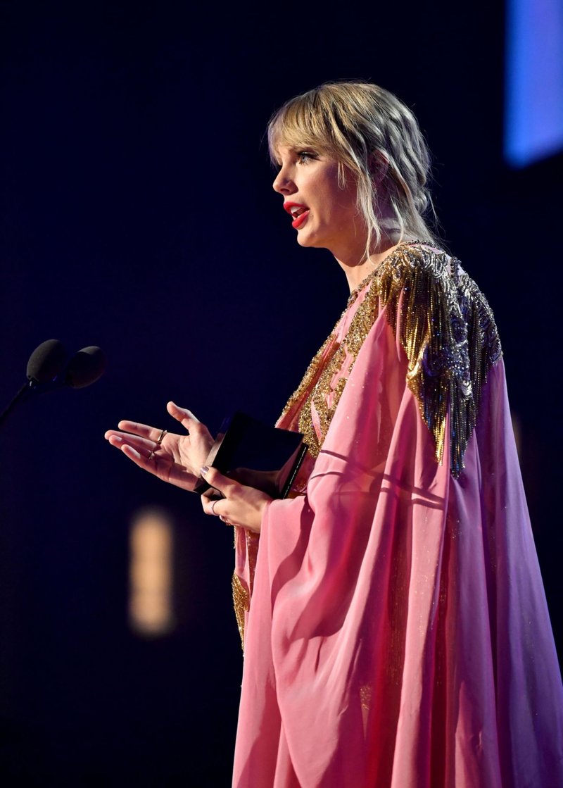 Taylor Swift at 2019 American Music Awards — photo 726