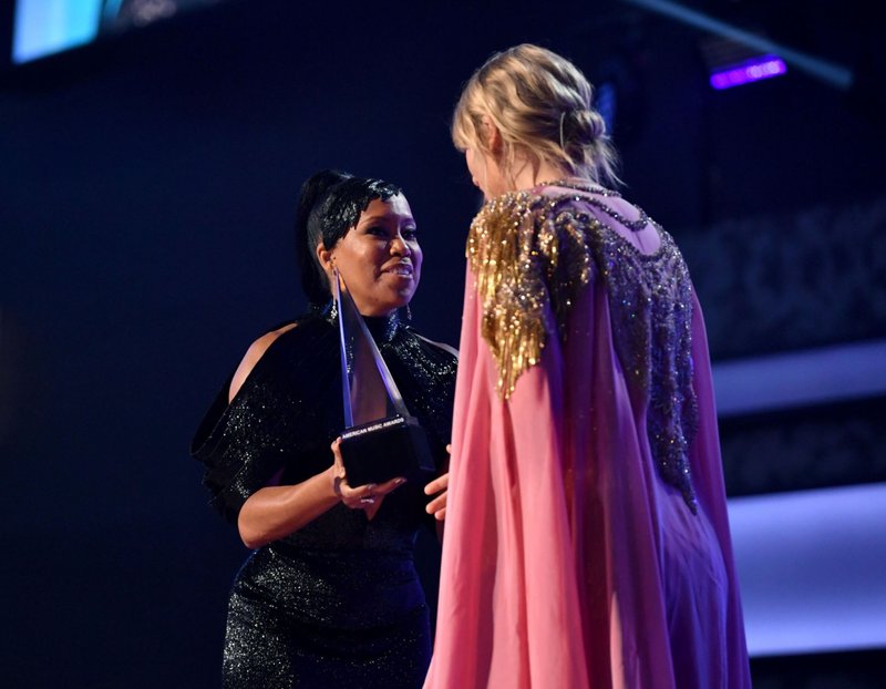 Taylor Swift at 2019 American Music Awards — photo 727