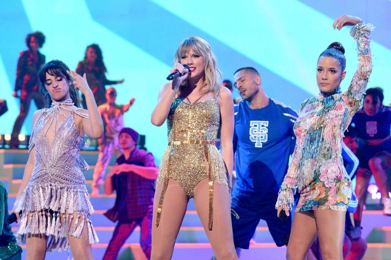 Taylor Swift at 2019 American Music Awards — photo 744