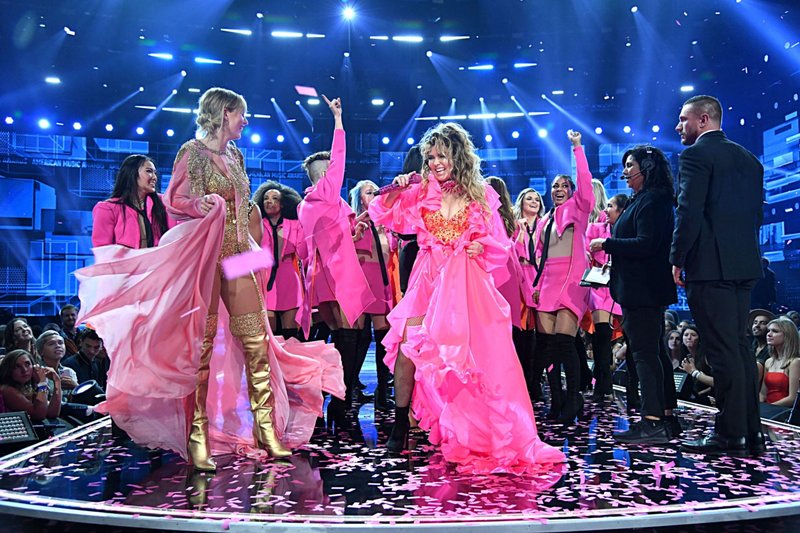 Taylor Swift at 2019 American Music Awards — photo 750