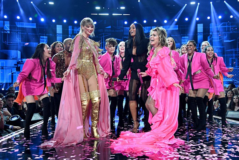 Taylor Swift at 2019 American Music Awards — photo 759