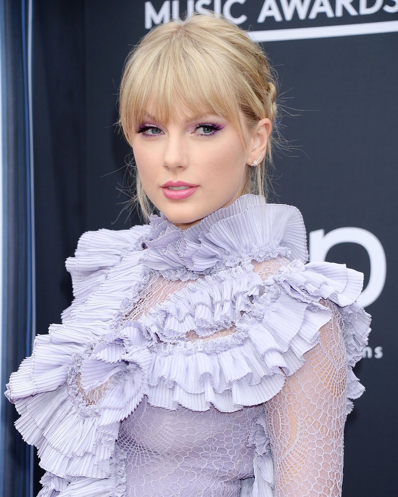 Taylor Swift at 2019 Billboard Music Awards — photo 7