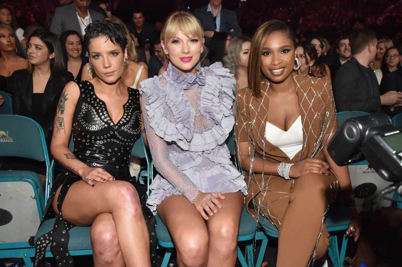 Taylor Swift at 2019 Billboard Music Awards — photo 91
