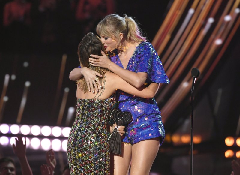Taylor Swift at 2019 iHeartRadio Music Awards — photo 32
