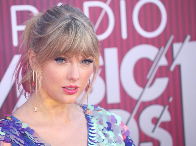 Taylor Swift at 2019 iHeartRadio Music Awards — photo 79