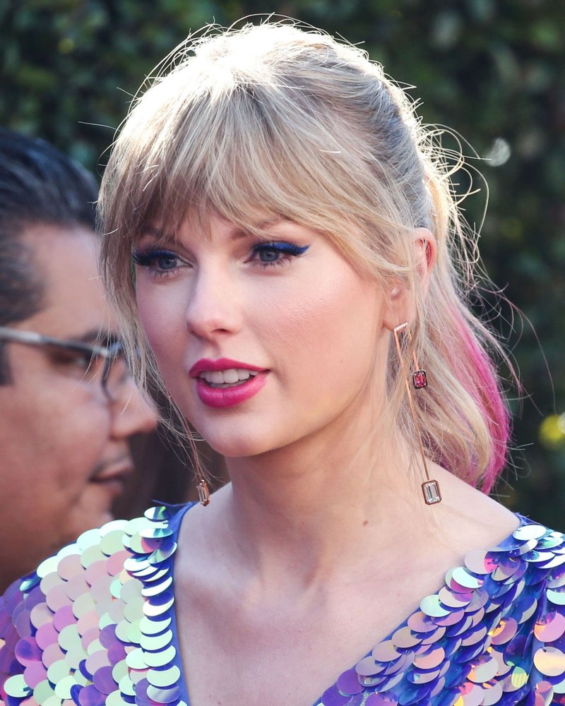 Taylor Swift at 2019 iHeartRadio Music Awards — photo 98