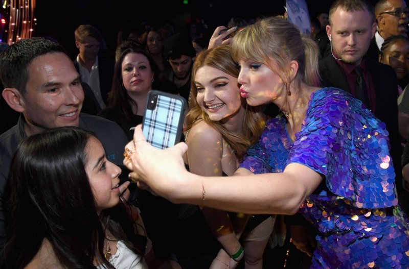 Taylor Swift at 2019 iHeartRadio Music Awards — photo 126
