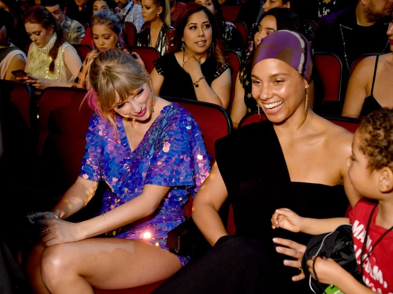 Taylor Swift at 2019 iHeartRadio Music Awards — photo 165