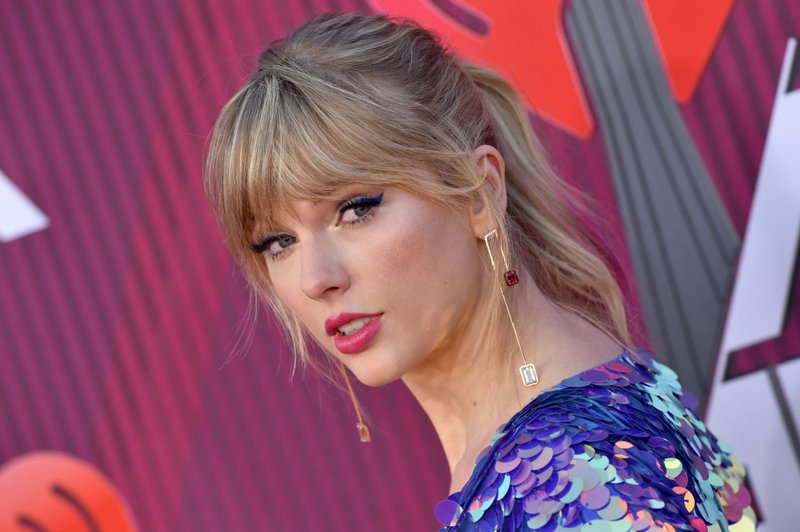 Taylor Swift at 2019 iHeartRadio Music Awards — photo 180