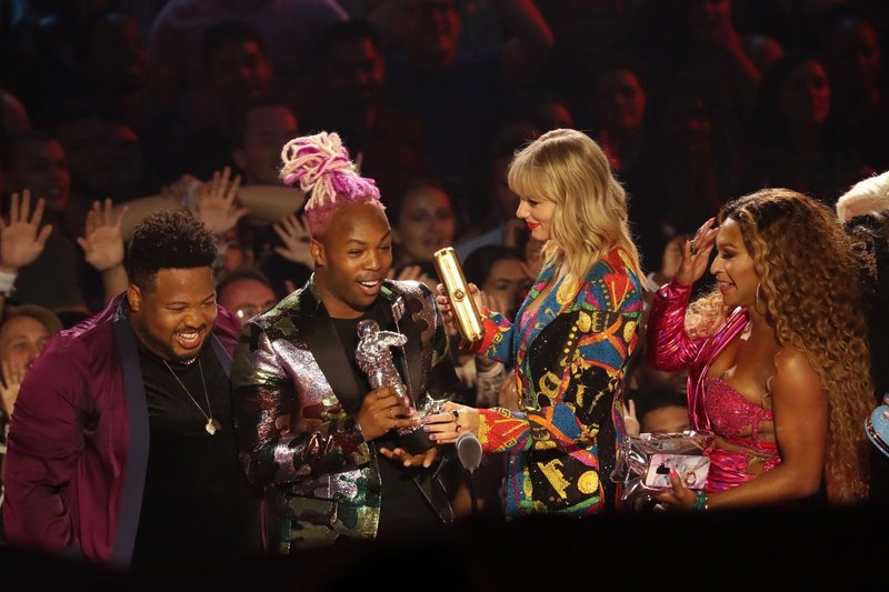 Taylor Swift at 2019 MTV Video Music Awards — photo 277