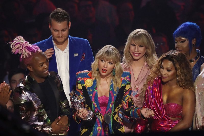 Taylor Swift at 2019 MTV Video Music Awards — photo 278