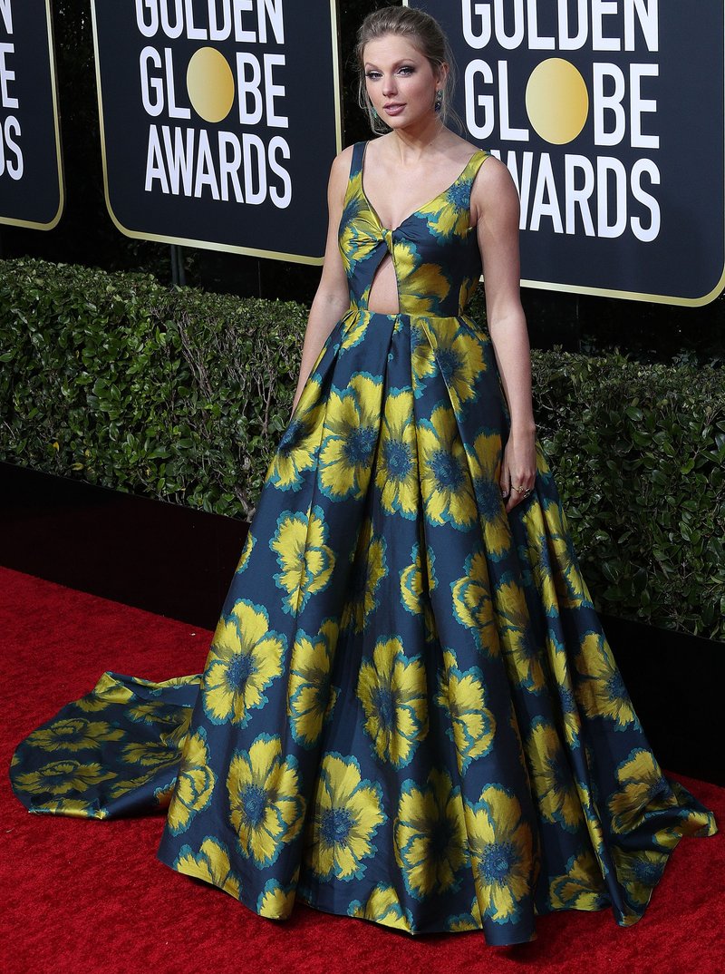Taylor Swift at 77th Annual Golden Globe Awards — photo 22
