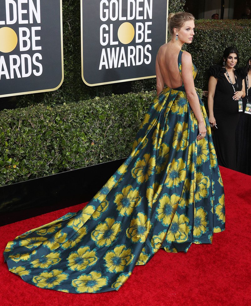 Taylor Swift at 77th Annual Golden Globe Awards — photo 37