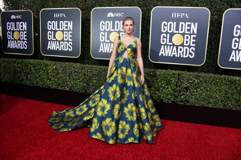 Taylor Swift at 77th Annual Golden Globe Awards — photo 41
