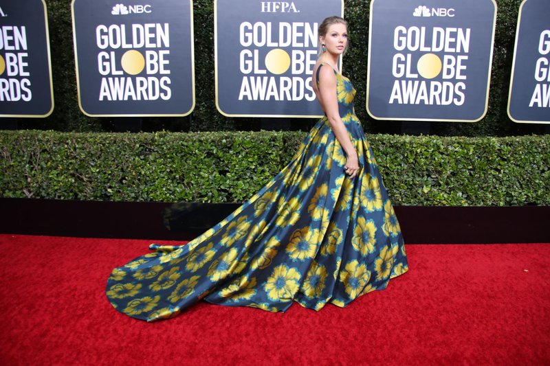 Taylor Swift at 77th Annual Golden Globe Awards — photo 43