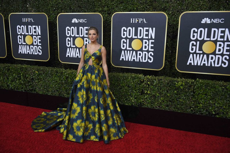 Taylor Swift at 77th Annual Golden Globe Awards — photo 49