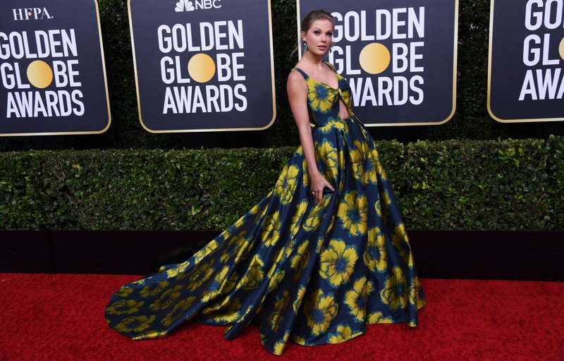 Taylor Swift at 77th Annual Golden Globe Awards — photo 80