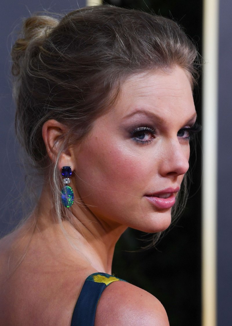 Taylor Swift at 77th Annual Golden Globe Awards — photo 86