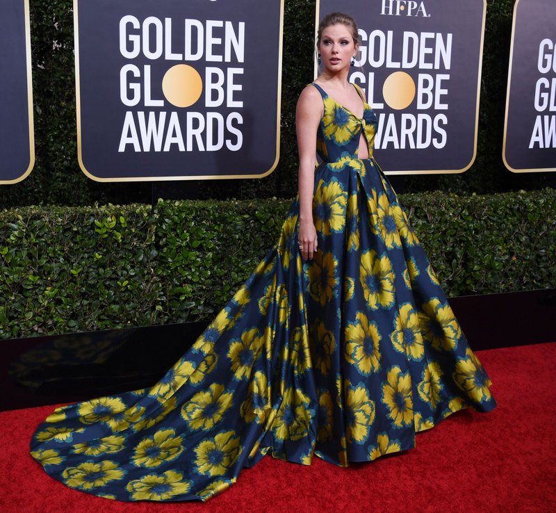 Taylor Swift at 77th Annual Golden Globe Awards — photo 94