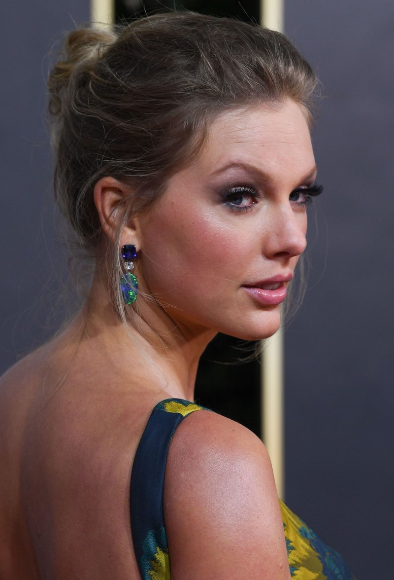 Taylor Swift at 77th Annual Golden Globe Awards — photo 118