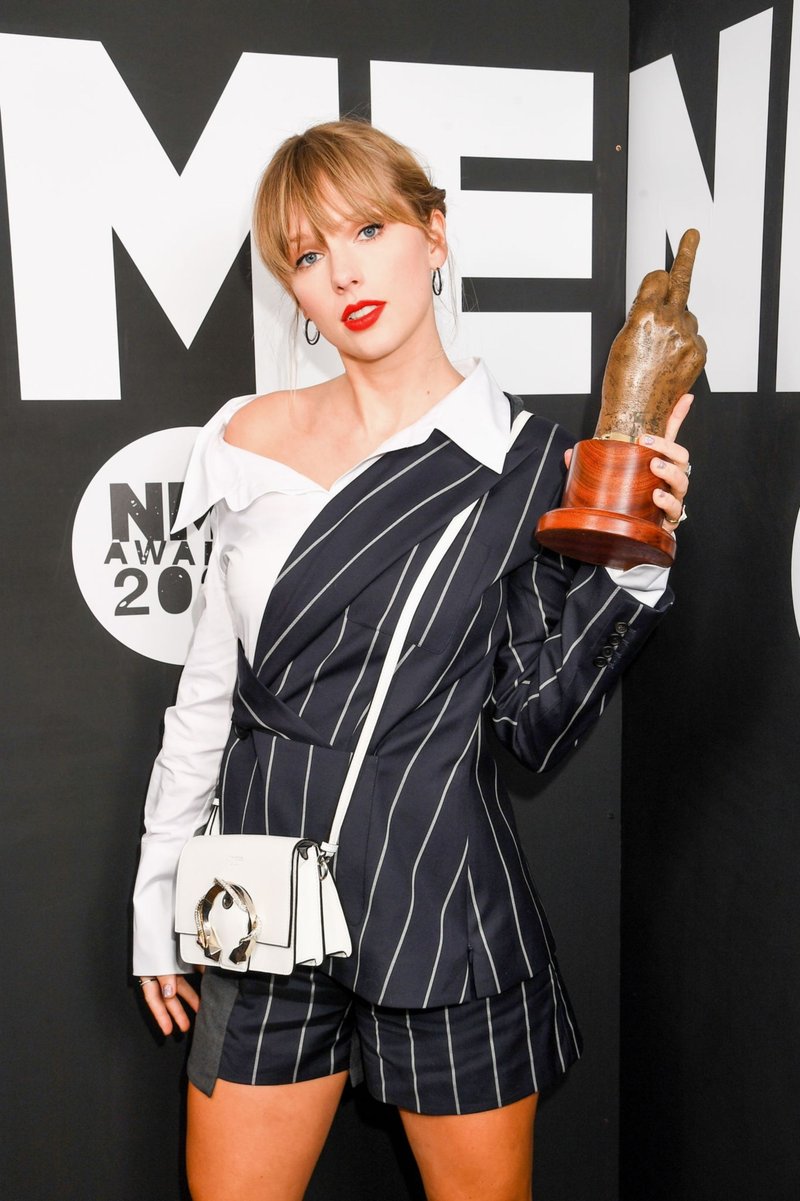 Taylor Swift at NME Awards 2020 — photo 4