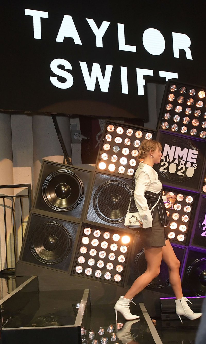 Taylor Swift at NME Awards 2020 — photo 9