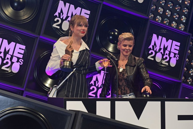 Taylor Swift at NME Awards 2020 — photo 11