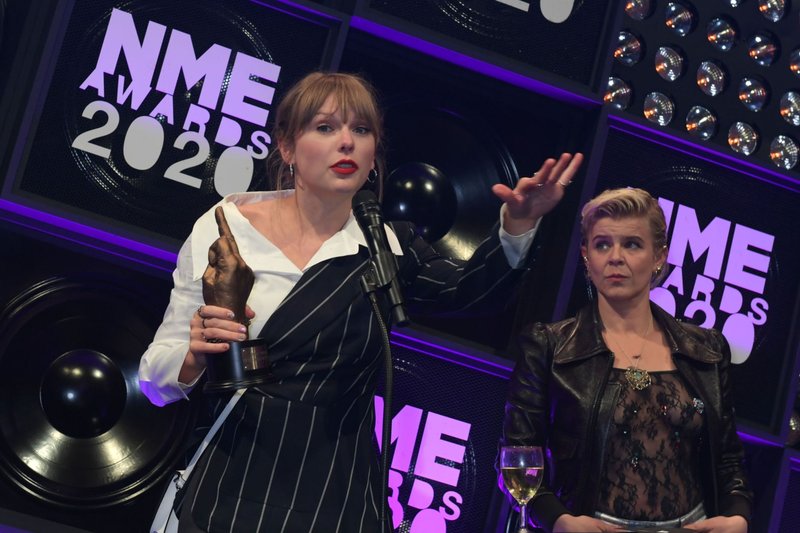 Taylor Swift at NME Awards 2020 — photo 13
