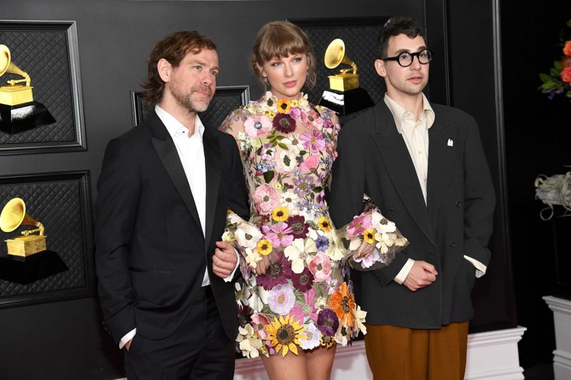 Taylor Swift at 63rd Annual Grammy Awards — photo 5