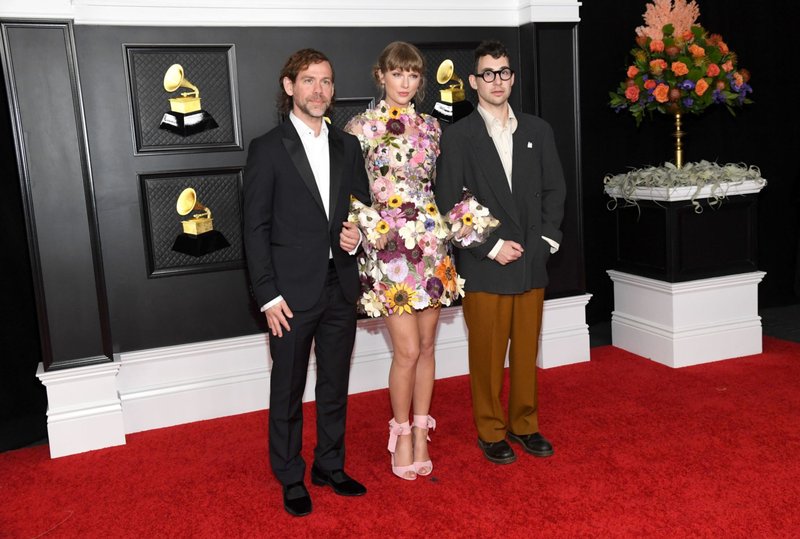 Taylor Swift at 63rd Annual Grammy Awards — photo 7