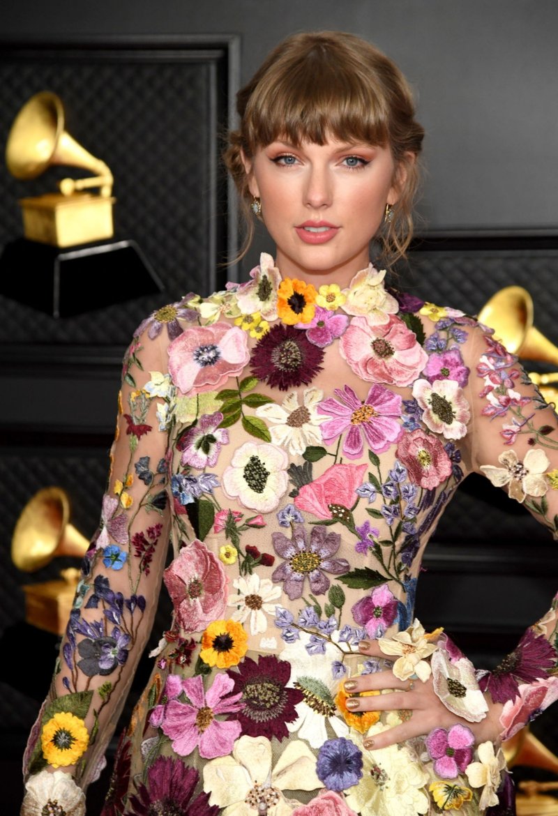 Taylor Swift at 63rd Annual Grammy Awards — photo 9
