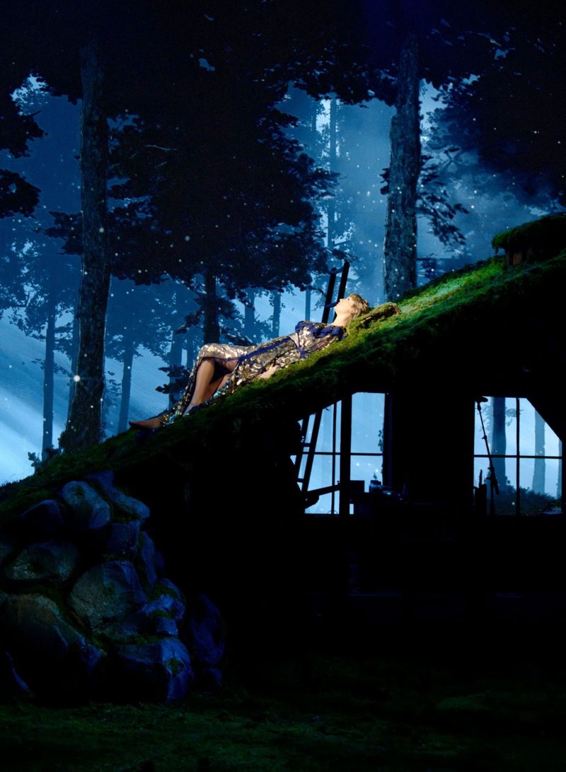 Taylor Swift at 63rd Annual Grammy Awards — photo 14