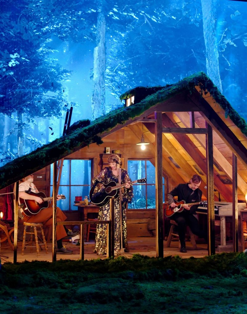 Taylor Swift at 63rd Annual Grammy Awards — photo 23