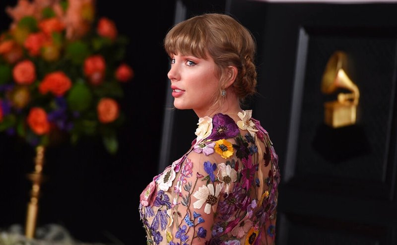 Taylor Swift at 63rd Annual Grammy Awards — photo 44