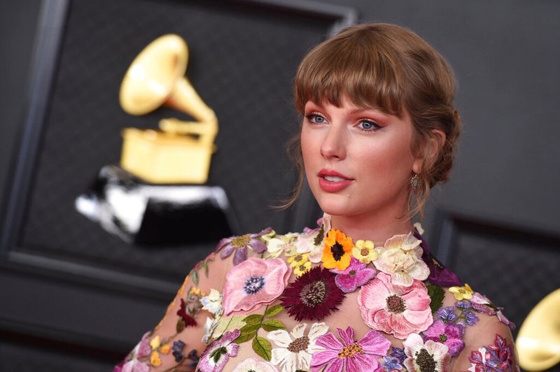 Taylor Swift at 63rd Annual Grammy Awards — photo 45