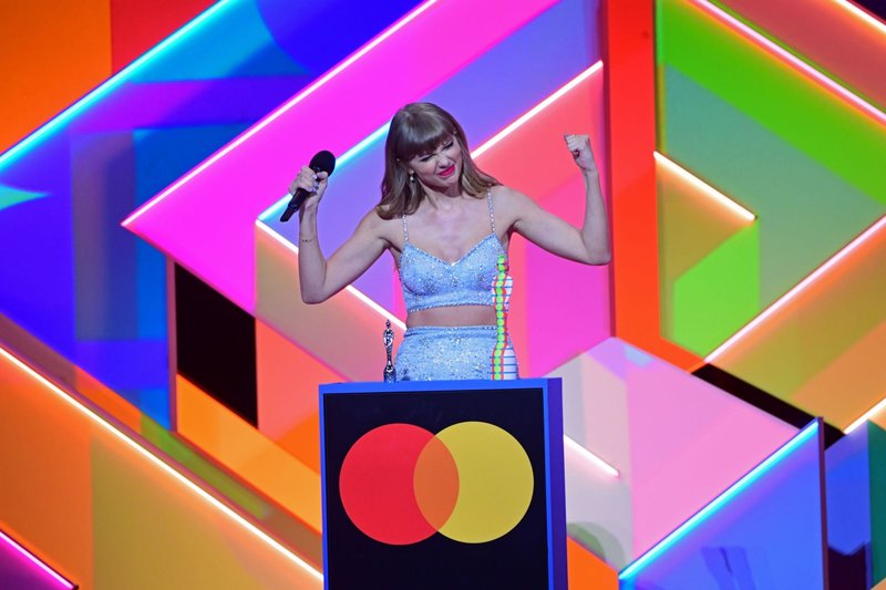 Taylor Swift at The Brit Awards 2021 — photo 5