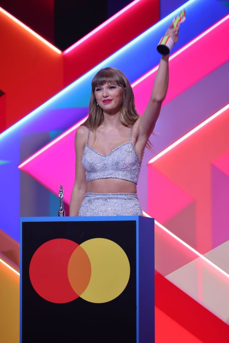 Taylor Swift at The Brit Awards 2021 — photo 29