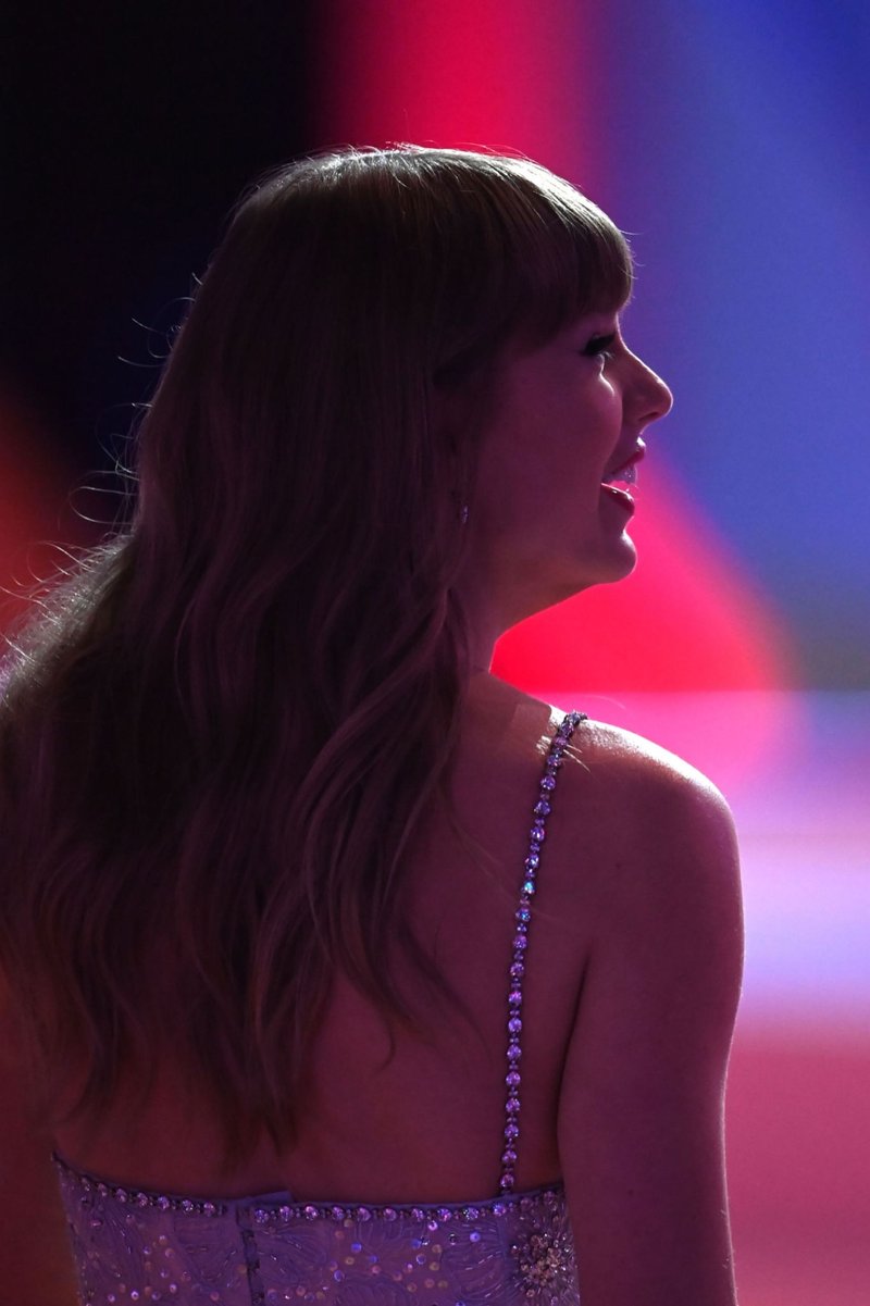 Taylor Swift at The Brit Awards 2021 — photo 33