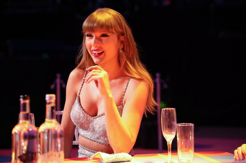 Taylor Swift at The Brit Awards 2021 — photo 65