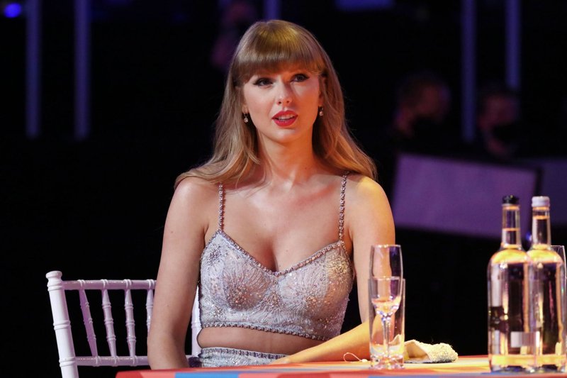 Taylor Swift at The Brit Awards 2021 — photo 70