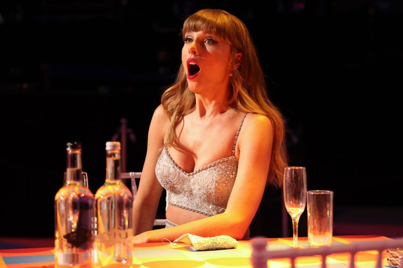 Taylor Swift at The Brit Awards 2021 — photo 75