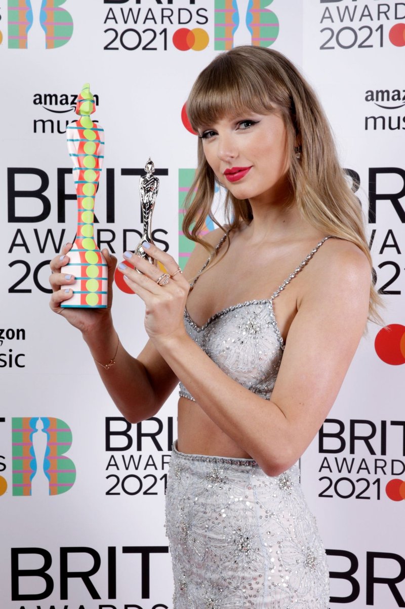 Taylor Swift at The Brit Awards 2021 — photo 94