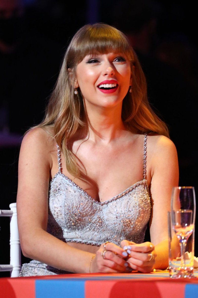 Taylor Swift at The Brit Awards 2021 — photo 162