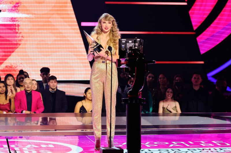Taylor Swift at 2022 American Music Awards — photo 15