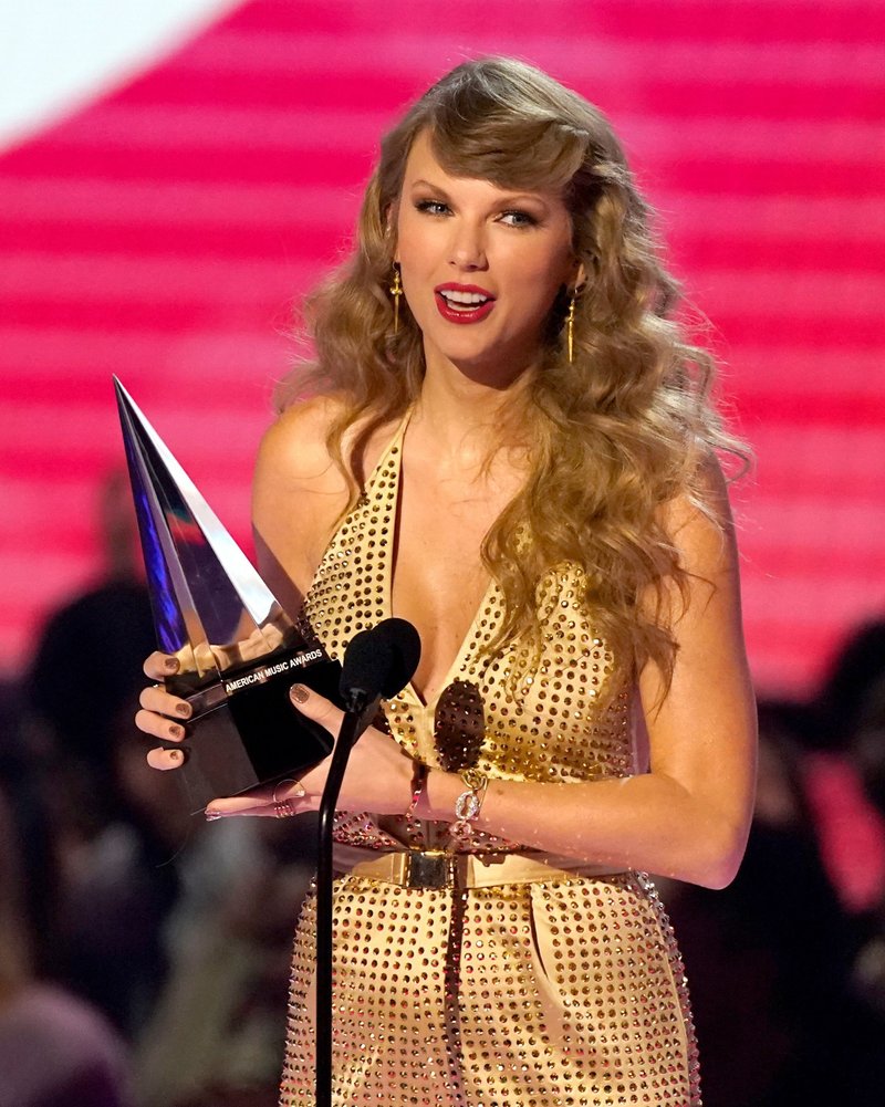 Taylor Swift at 2022 American Music Awards — photo 24