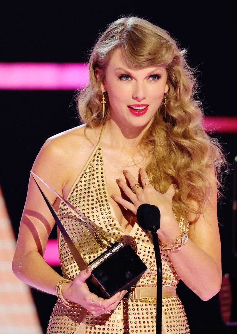 Taylor Swift at 2022 American Music Awards — photo 35