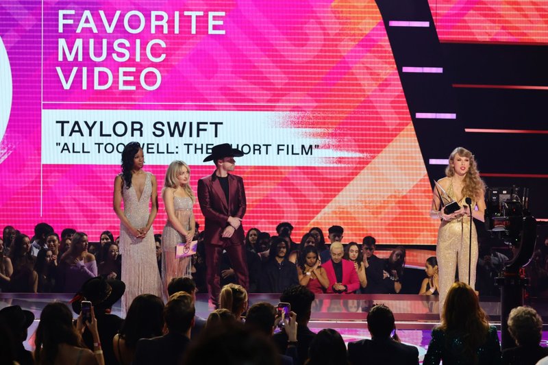 Taylor Swift at 2022 American Music Awards — photo 42