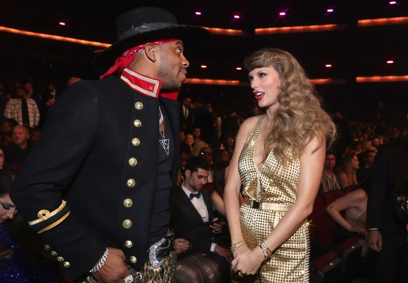 Taylor Swift at 2022 American Music Awards — photo 46