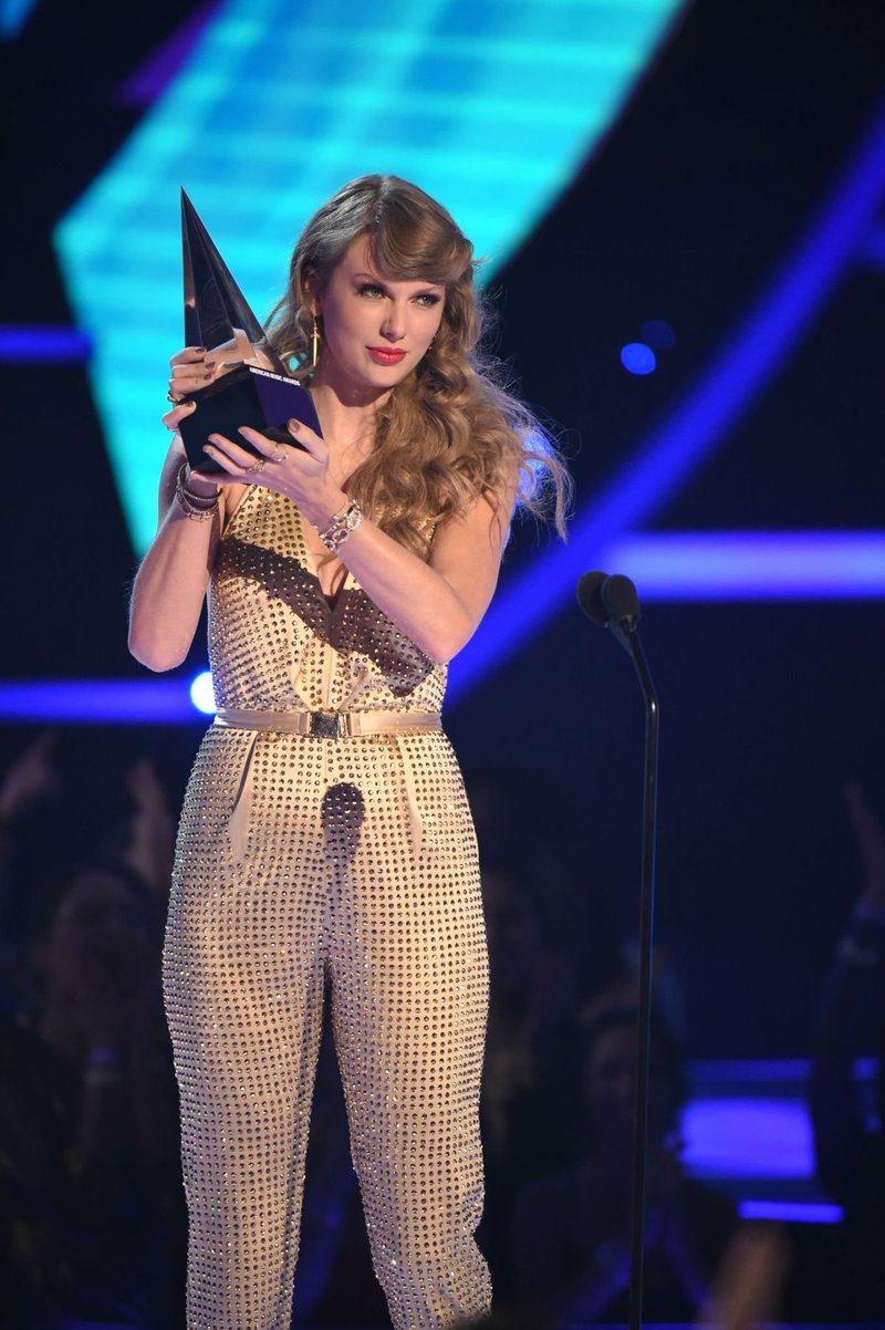 Taylor Swift at 2022 American Music Awards — photo 74